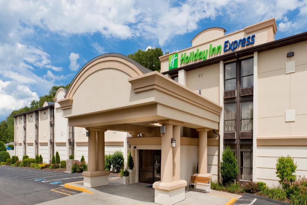 a rendering of the front of a hotel at Holiday Inn Express Southington, an IHG Hotel in Southington