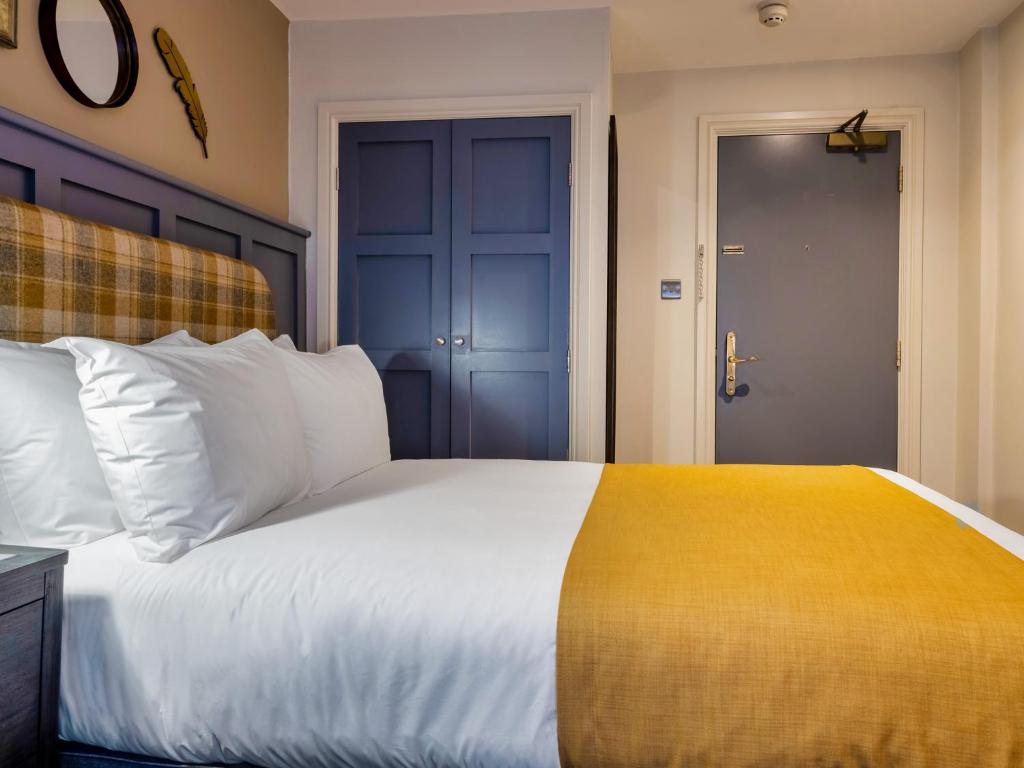 The Feathers Hotel photo 5