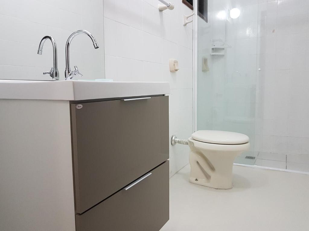  RESIDENCIAL COM CASAS DE 3 DORM