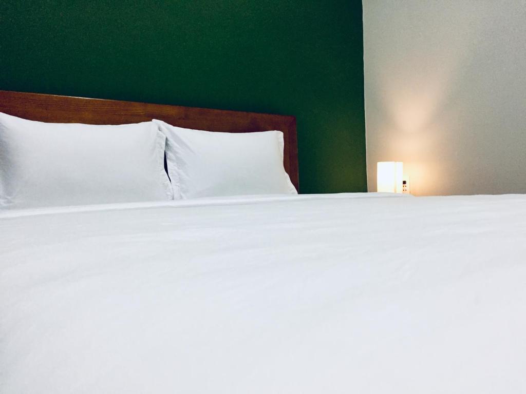 Eden House & Coffee Con Dao - 1