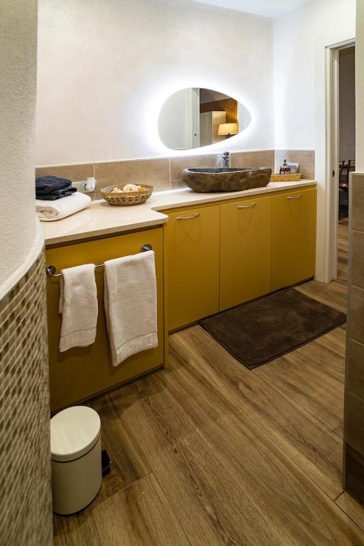 Carrara Deluxe Home - 14