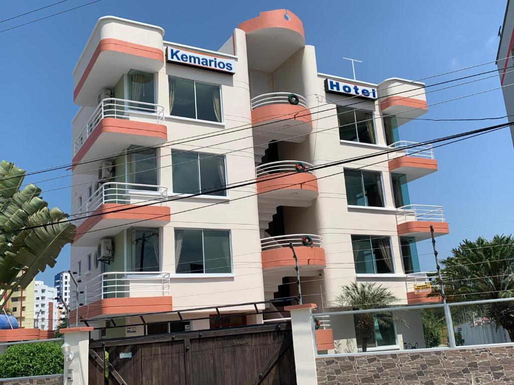 Budova, kde se hotel nachází