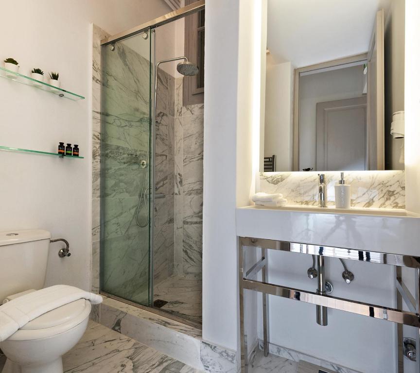 Acropolis TownHouseCo Suites - 17