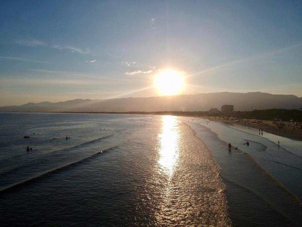  Casa com Piscina e Salão de Jogos a 500m da praia