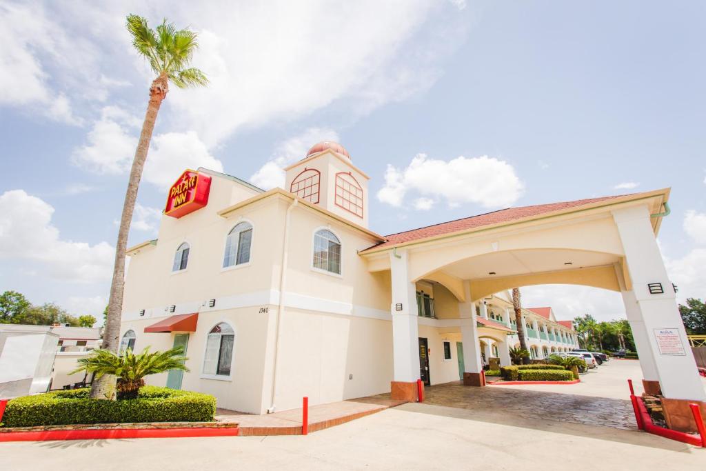 Palace Inn Beltway 8 & Westview - Housity