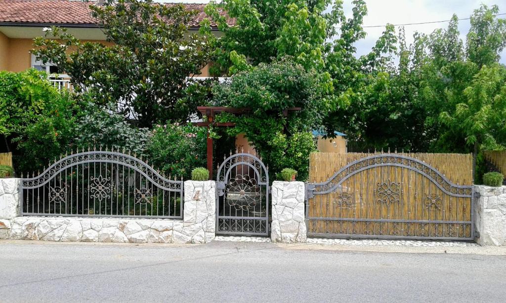 Fotografie z fotogalerie ubytování Apartment Vrljika,with private pool,bikes,garage v destinaci Imotski