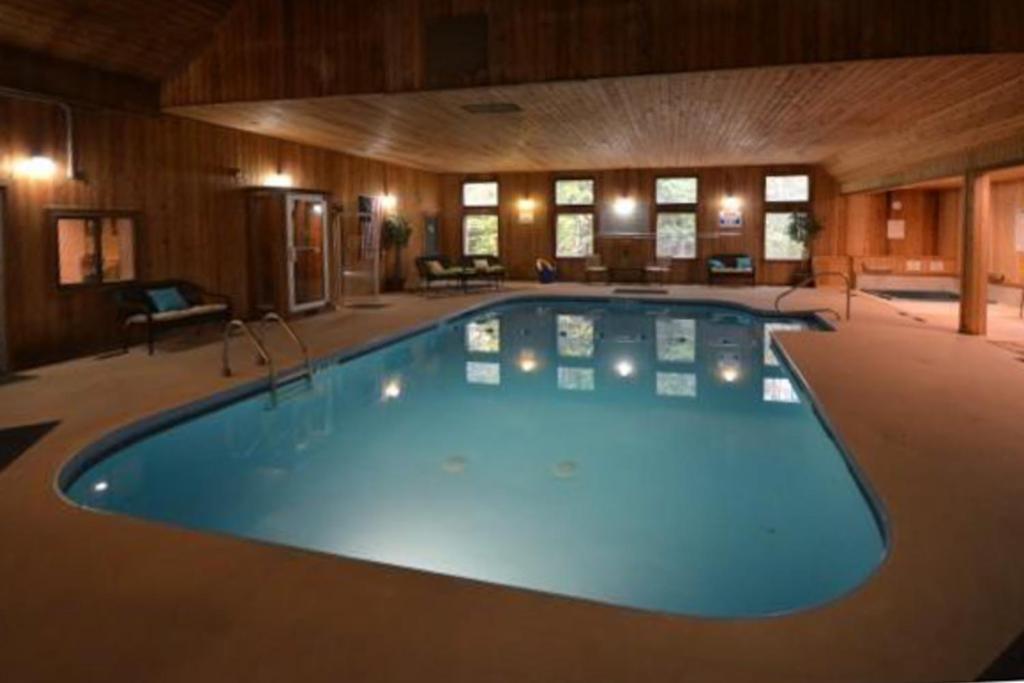 Bazén v ubytování Misty Harbor Resort nebo v jeho okolí
