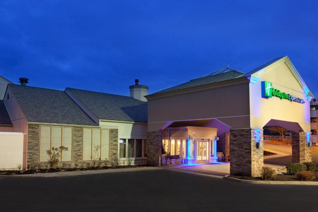 Holiday Inn Express Hotel & Suites Pittsburgh Airport, an IHG Hotel, Robinson Township