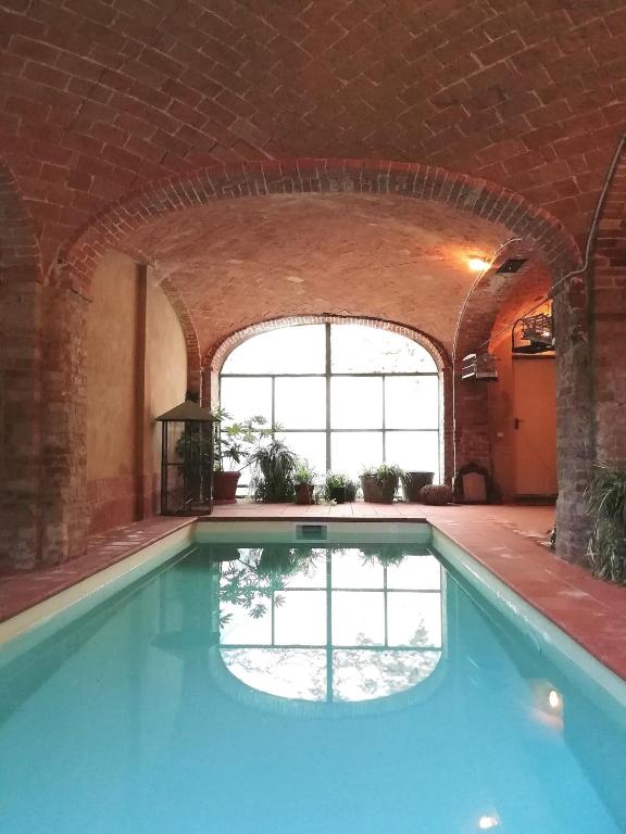 Booking.com: Villa CASA MOZART - piscina interna giardino wifi eventi ,  Moncalvo, Italia . Prenota ora il tuo hotel!
