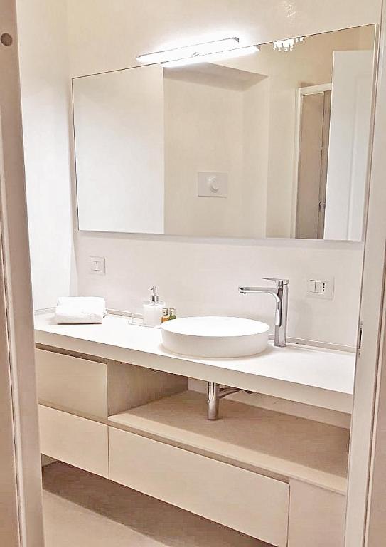 A bathroom at Vittoria Suite Milano