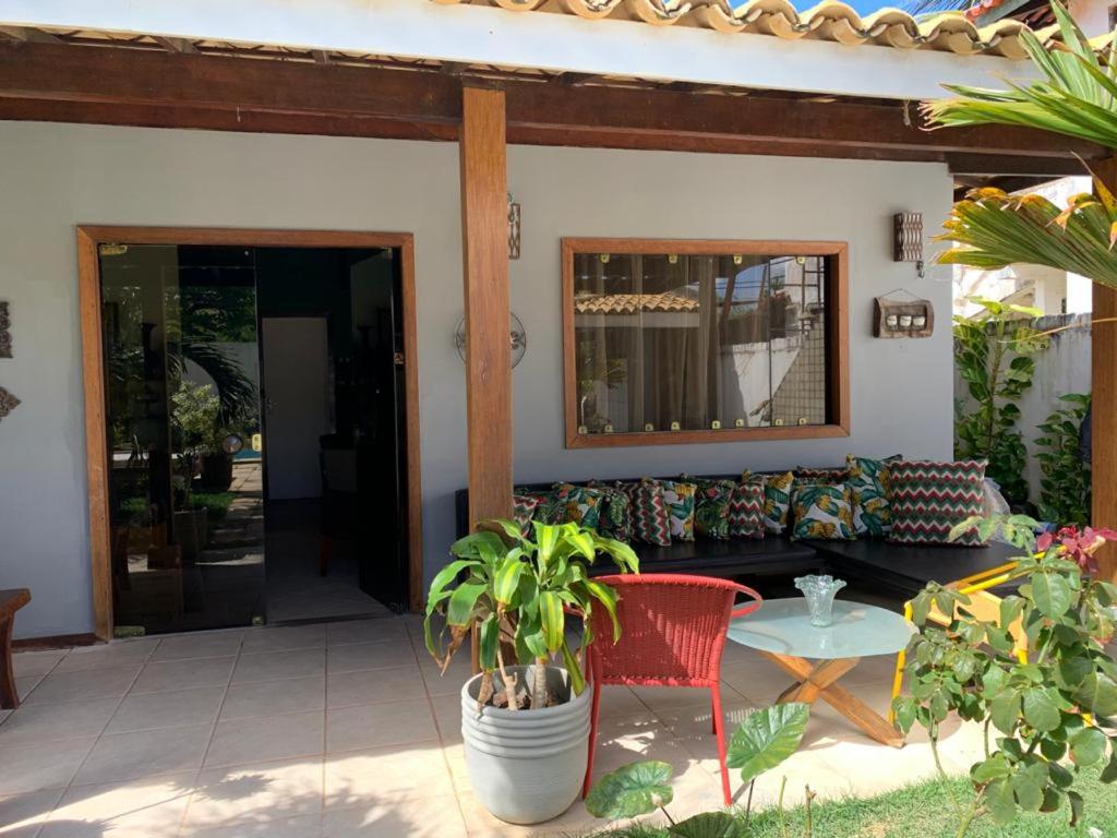  Casa 3 suítes e escritório reversível para quarto em Vilas do Atlântico - 250 m da praia e 6 km da capital