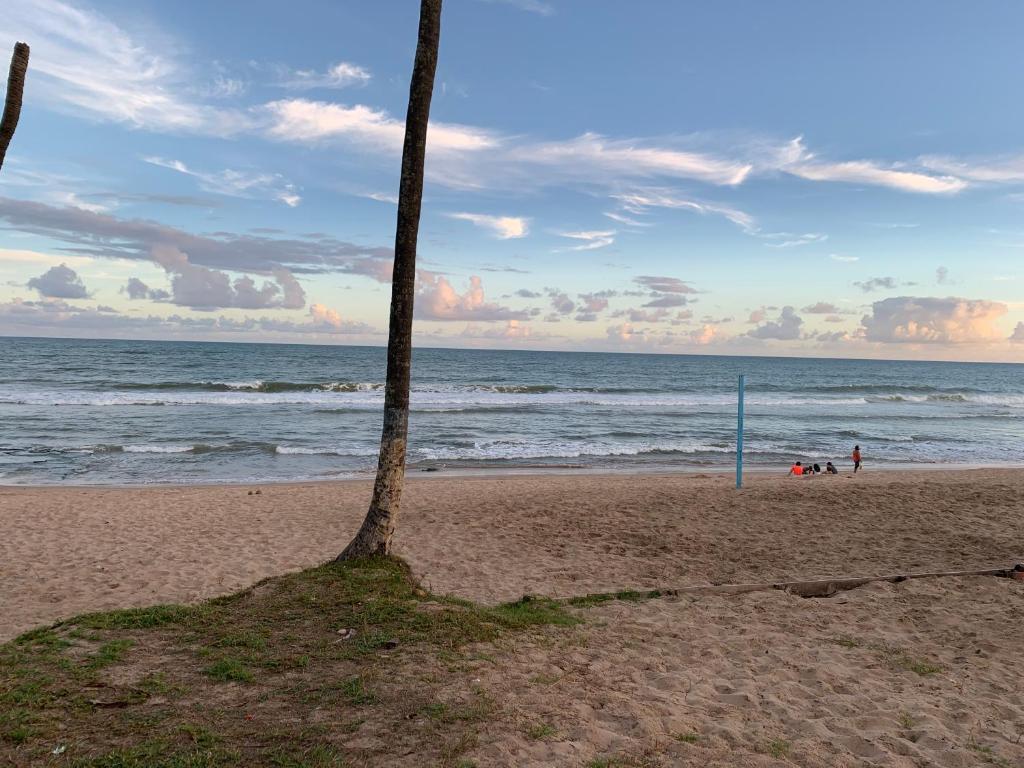  Casa 3 suítes e escritório reversível para quarto em Vilas do Atlântico - 250 m da praia e 6 km da capital