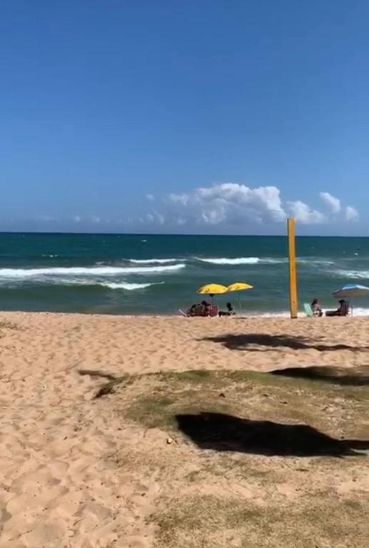  Casa 3 suítes e escritório reversível para quarto em Vilas do Atlântico - 250 m da praia e 6 km da capital