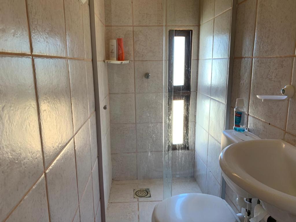  Casa 3 suítes e escritório reversível para quarto em Vilas do Atlântico - 250 m da praia e 6 km da capital