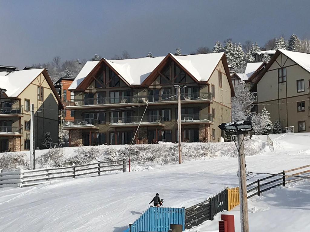 Το Bromont-Condo sur la montagne τον χειμώνα