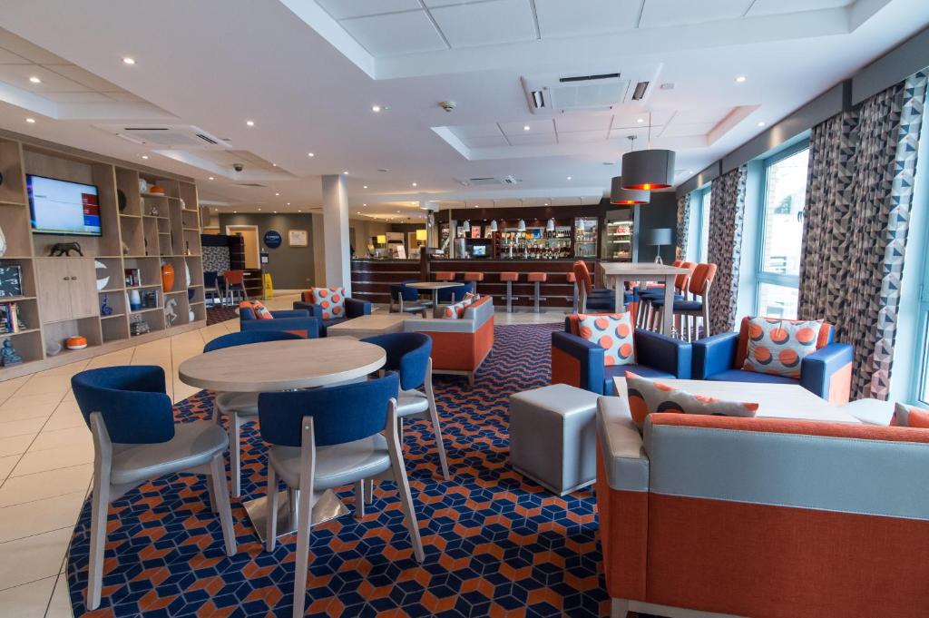 Restaurace v ubytování Holiday Inn Express Dunfermline by IHG