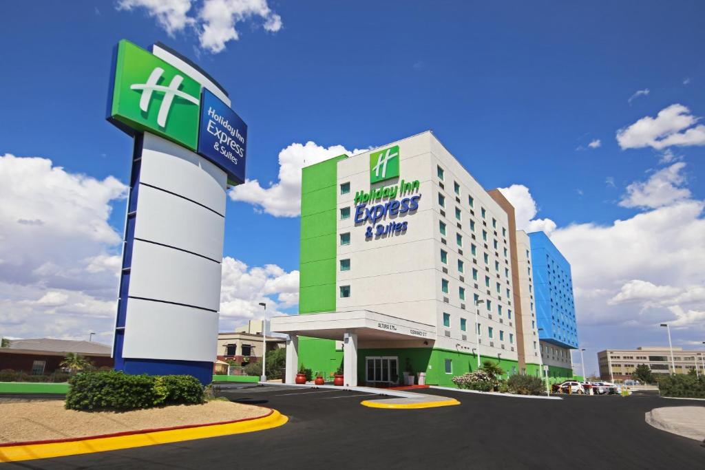 a rendering of the front of a hotel at Holiday Inn Express Hotel & Suites CD. Juarez - Las Misiones, an IHG Hotel in Ciudad Juárez