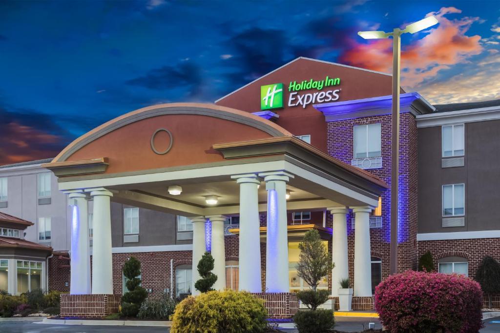 a rendering of a hotel with a building at Holiday Inn Express & Suites Bremen GA, an IHG Hotel in Bremen