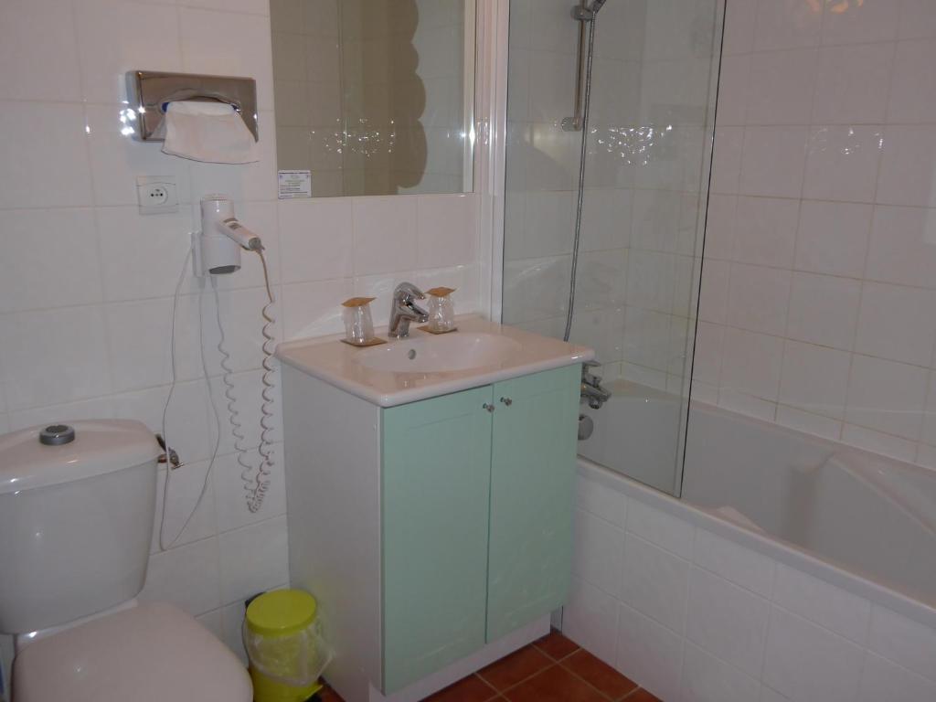 Koupelna v ubytování Epicéa Lodge Hôtel et Camping