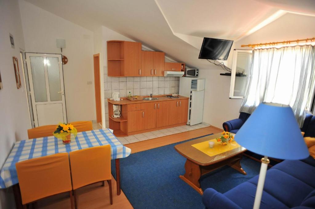 Kuchyň nebo kuchyňský kout v ubytování Villa Anni