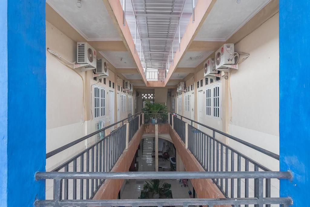 Fotografie z fotogalerie ubytování RedDoorz Syariah near Terminal Batu Ampar 2 v destinaci Balikpapan