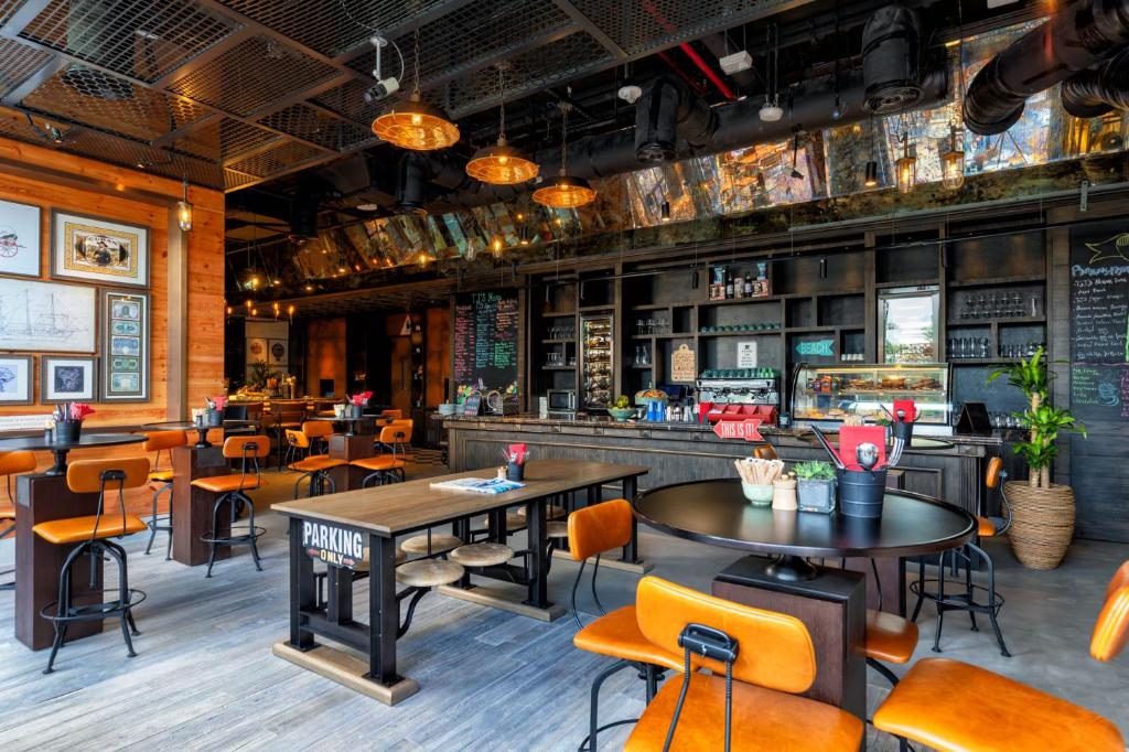 Taj Jumeirah Lakes Towers - Resim 45