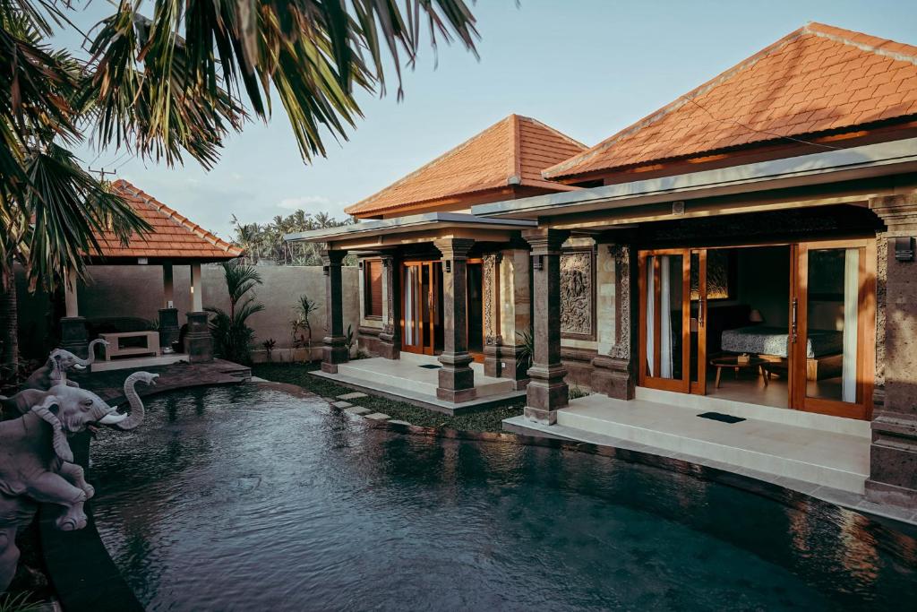 Widi Agung Villa - 带私人游泳池的别墅