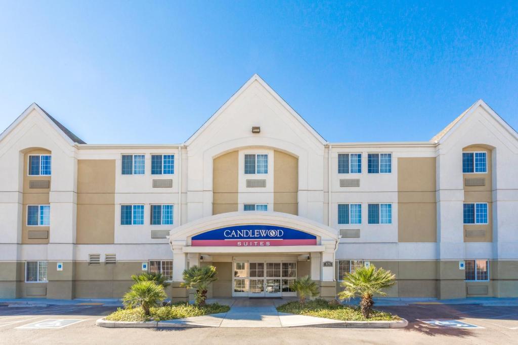 a rendering of the front of a cranbrook hotel at Candlewood Suites Nogales, an IHG Hotel in Nogales