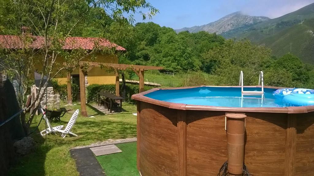 Pemandangan gunung umum atau pemandangan gunung yang diambil dari rumah percutian