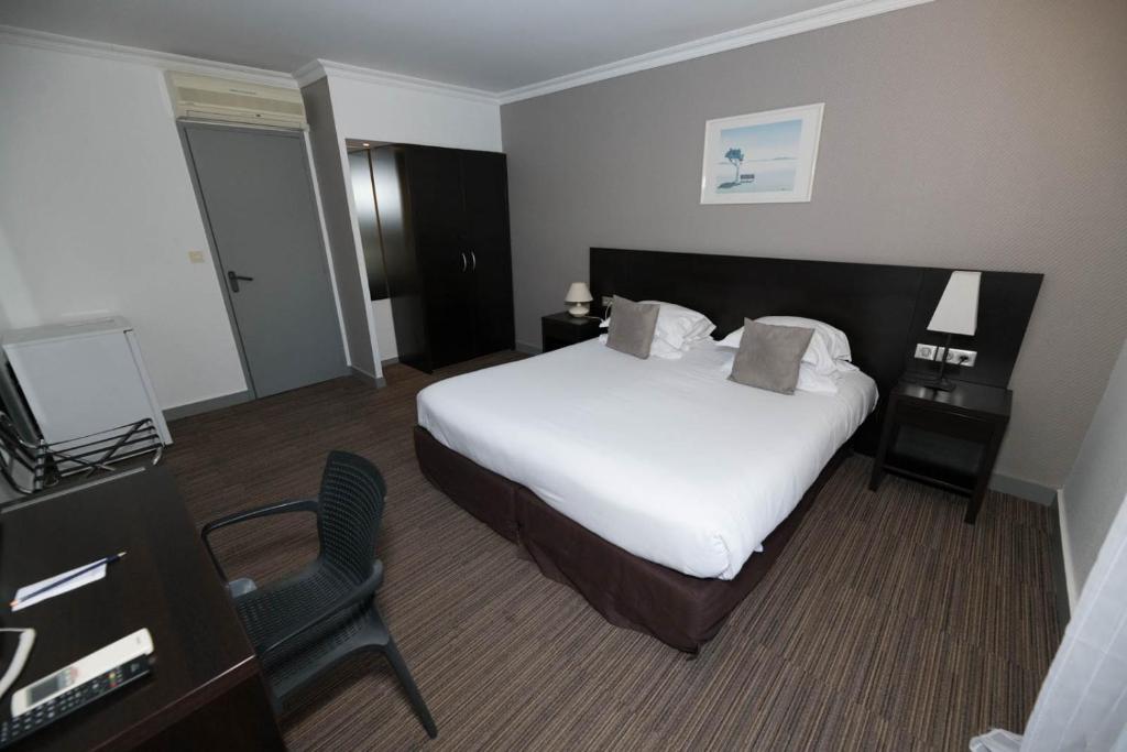 SOWELL HOTELS Domaine de la Petite Isle - Triple Room