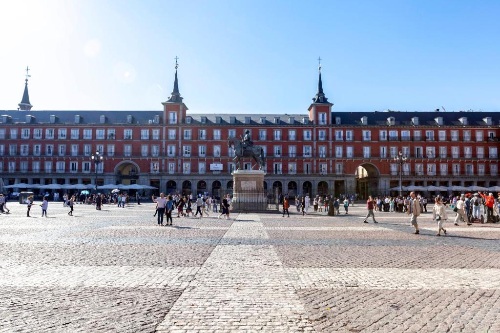 Luxury Belmont Puerta del Sol vendégei