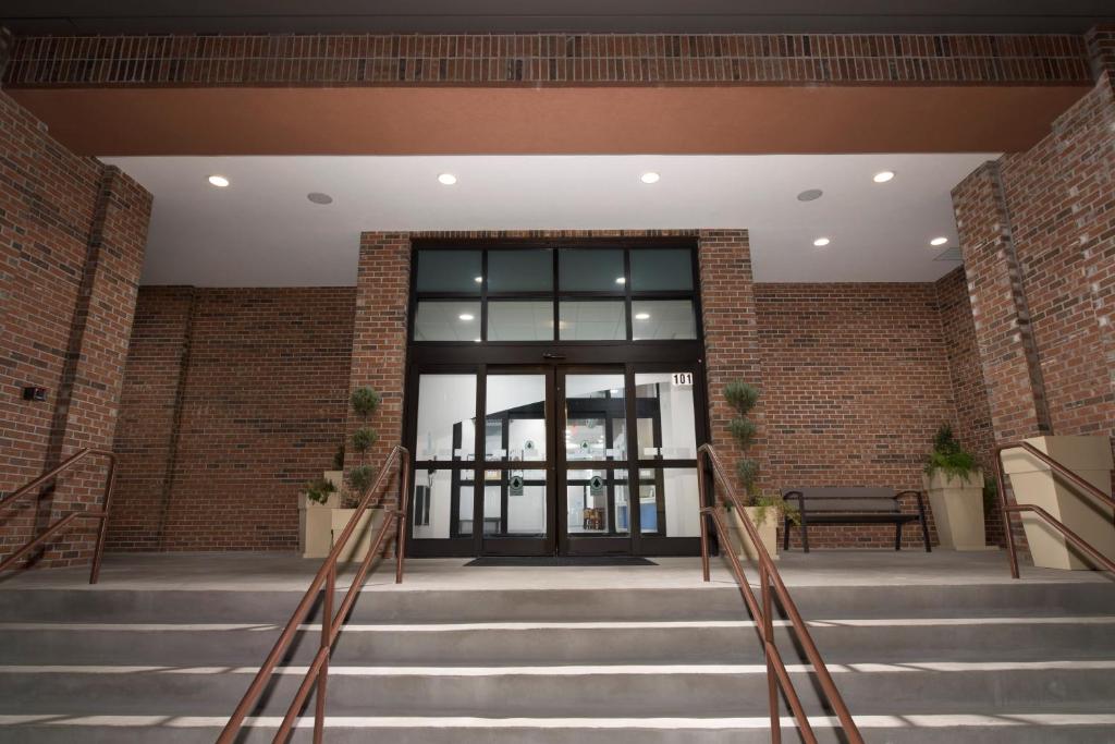 Holiday Inn Express Pensacola Downtown by IHG photo