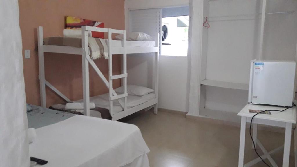  Tropical Hostel Pousada