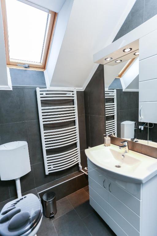 Kúpeľňa v ubytovaní GÁRDI APARTMAN