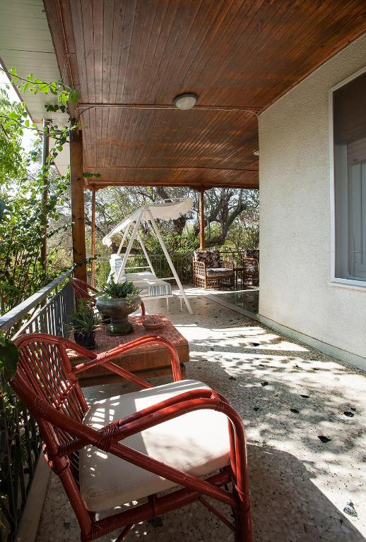 Patio nebo venkovní prostory v ubytování Marathos beach House