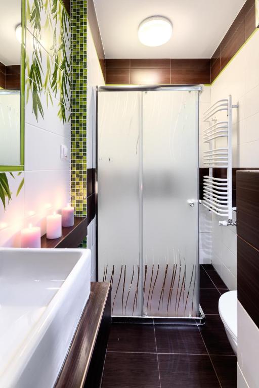 PLATINUM SUITES