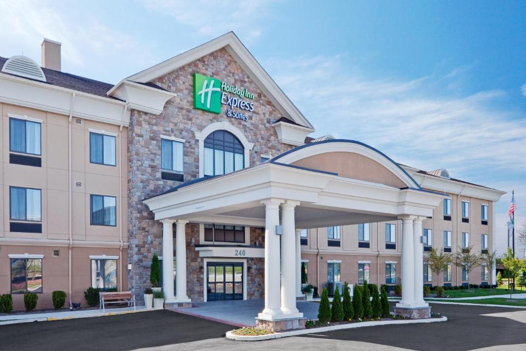 an image of a hotel with a gazebo at Holiday Inn Express Hotel & Suites Warminster-Horsham, an IHG Hotel in Warminster