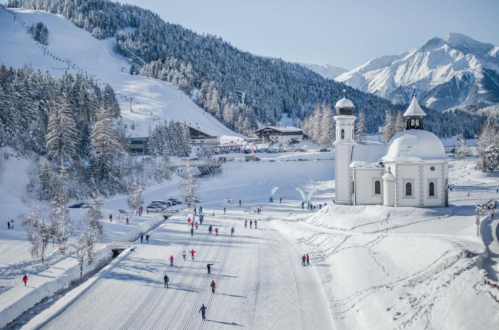 Obiekt The Seefeld Retreat - Central Family Friendly Apartments - Mountain Views zimą