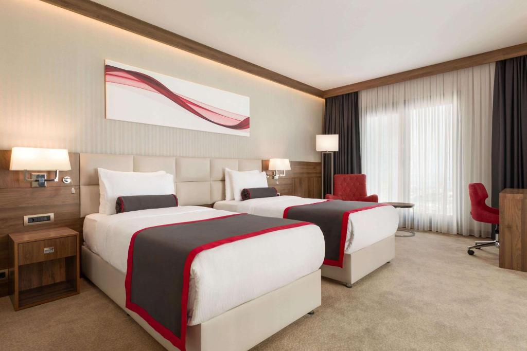 Ramada by Wyndham Beylikduzu - Habitación Doble Deluxe Con Balcón