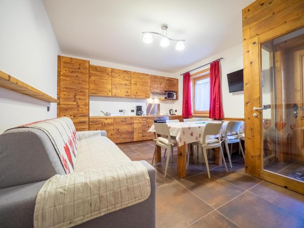 Kuchnia lub aneks kuchenny w obiekcie Apartments & Rooms MyHolidayLivigno