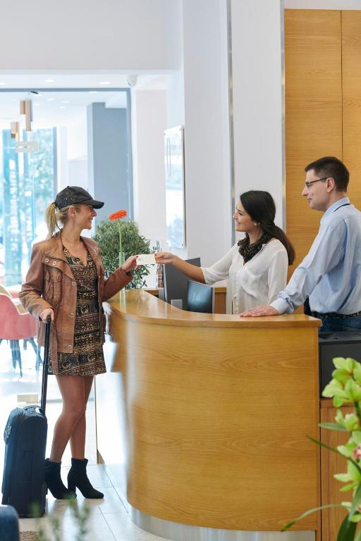 Meni Hotel & Apartments - Resim 7