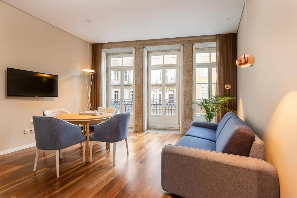 RS Porto Historic Center - One-Bedroom Apartment With Balcony