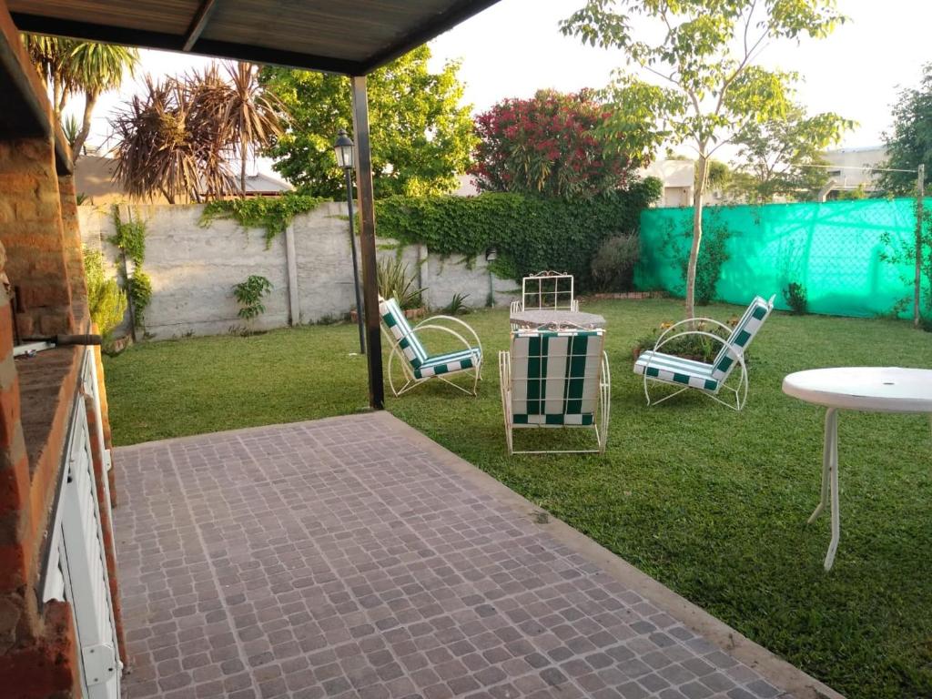 Un jardín fuera de Departamentos Victorino