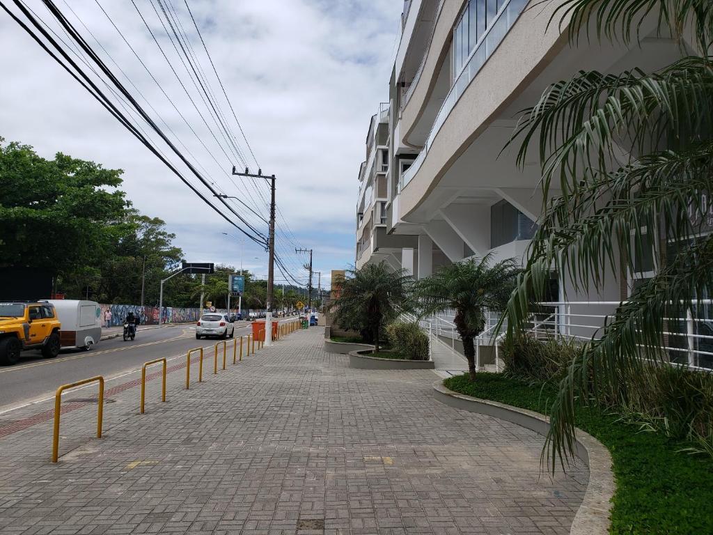  Apartamento à 200 metros da Praia do Campeche