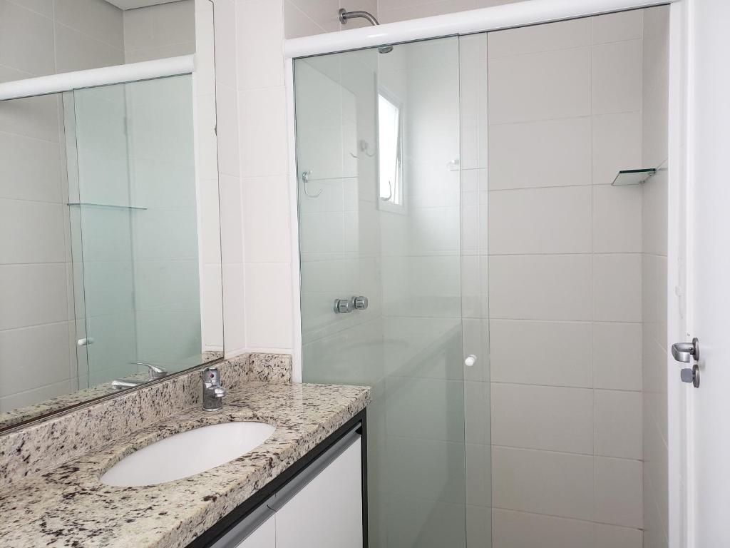  Apartamento à 200 metros da Praia do Campeche
