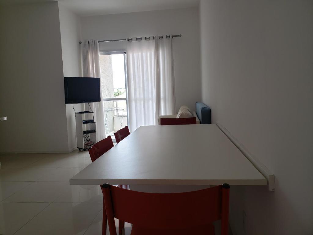  Apartamento à 200 metros da Praia do Campeche