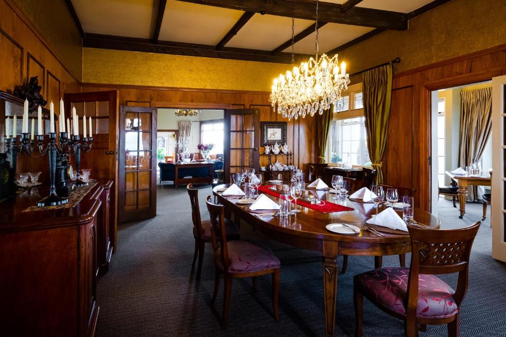 On The Point - Lake Rotorua - Resim 11