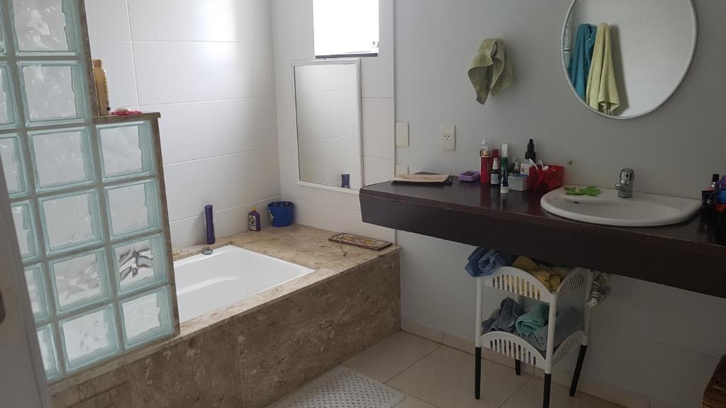  Casa com Piscina na Praia dos Amores - Brava