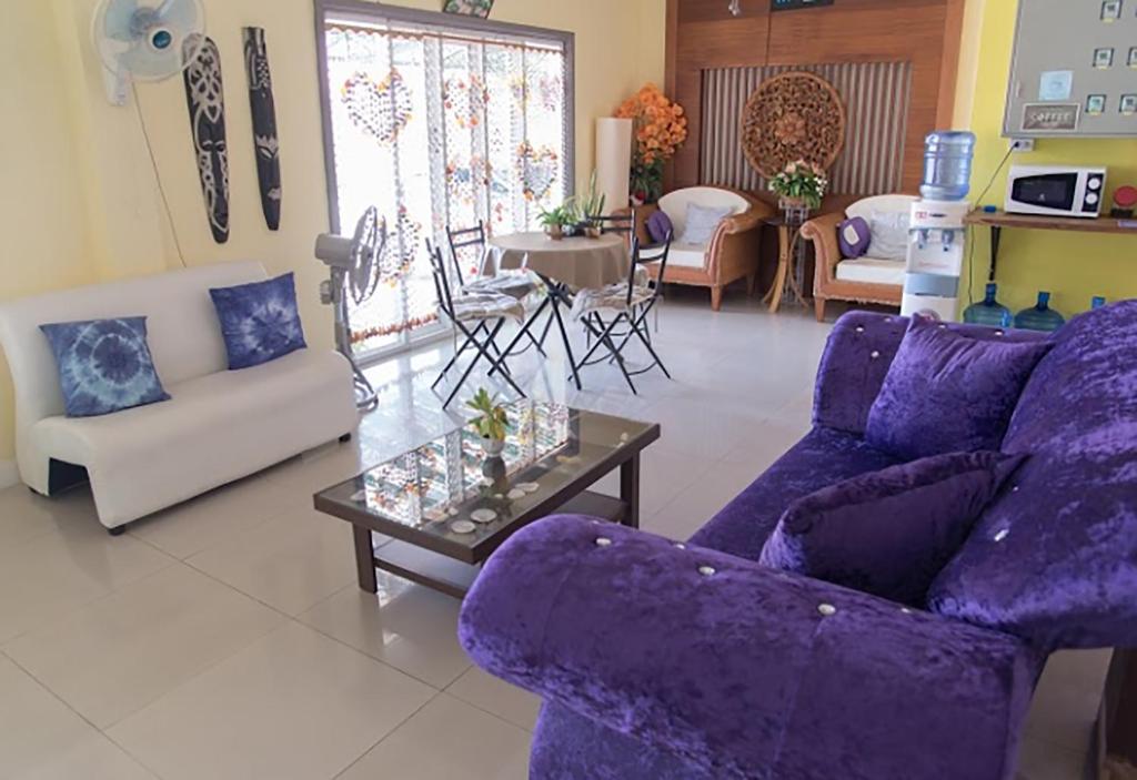 Kuchyň nebo kuchyňský kout v ubytování Lotus Suite Hua Hin