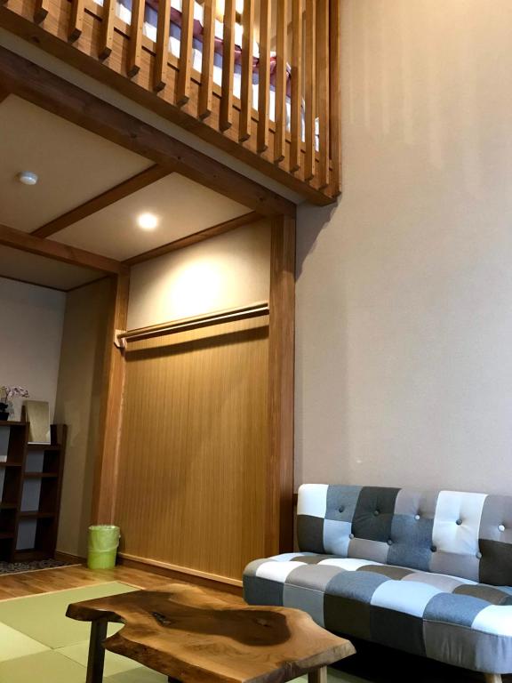 Posezení v ubytování Nozawa Onsen Utopia